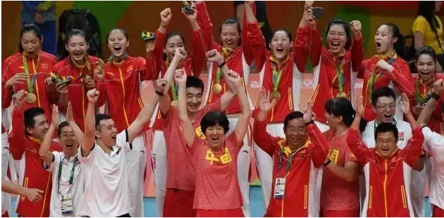 廣州市乾晟貿(mào)易有限公司全體員工熱迎中國(guó)女排回國(guó)